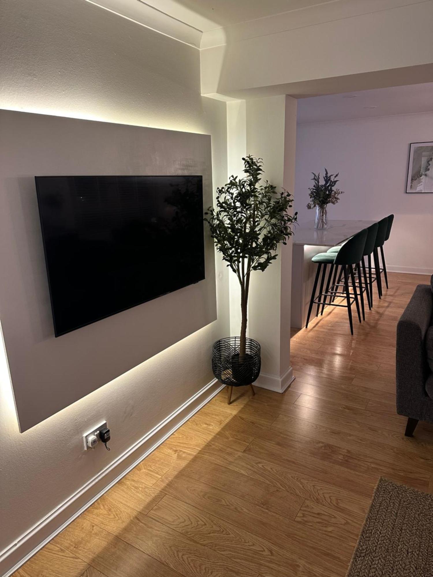Lux 2 Bedroom Ground Floor Apartment EDI Buitenkant foto